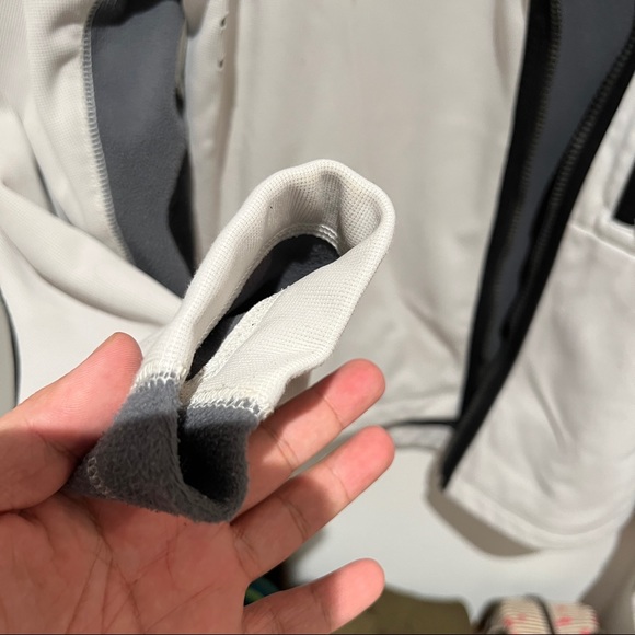 Victorinox zip up jacket - Picture 2 of 6